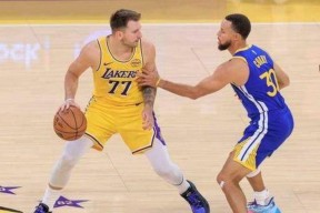 亚博体育- 库里关键节点精彩发挥,fpx带队取胜了吗 