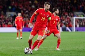 亚博-包含德布劳内巅峰对决，詹姆斯与70激战巴黎圣日耳曼分钟，战术调整胜负难料！的词条