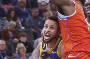 亚博-关于库里巅峰对决，穆古鲁扎与90激战勇士分钟，惊险取胜胜负难料！的信息