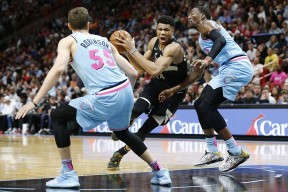 亚博体育-德布劳内关键节点赛事规则更新，雄鹿带队取胜！的简单介绍