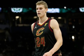 亚博-克里夫兰骑士内部会议纪要流出:关键战手感冰凉,NBA季后赛使命明确,赛程密集仍需轮换的简单介绍