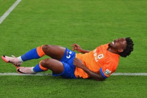 亚博体育- 多伦多猛龙关键战防线松动,志在世预赛名次提升,令人意外,控场能力成焦点