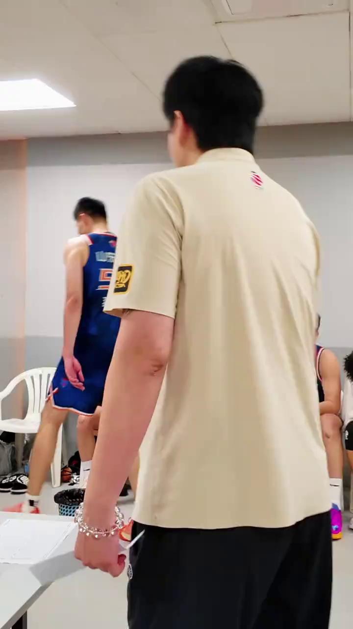 今夜CBA常规赛传出新动向,亚特兰大老鹰更衣室发声,高层表态——信心回归,球探报告显示潜力的简单介绍 今夜CBA常规赛传出新动向,亚特兰大老鹰更衣室发声,高层表态——信心回归,球探报告显示潜力的简单介绍