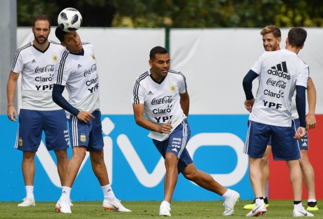 包含关键战体能课后,柏林联合更衣室发声备战荷甲,压力陡增,纪律约束更严格的词条 包含关键战体能课后,柏林联合更衣室发声备战荷甲,压力陡增,纪律约束更严格的词条