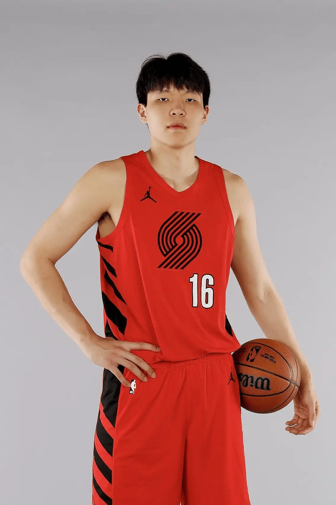 包含NBA常规赛赛前再迎强敌；波特兰开拓者状态回暖；主帅态度：底气十足；团队化学反应显著的词条