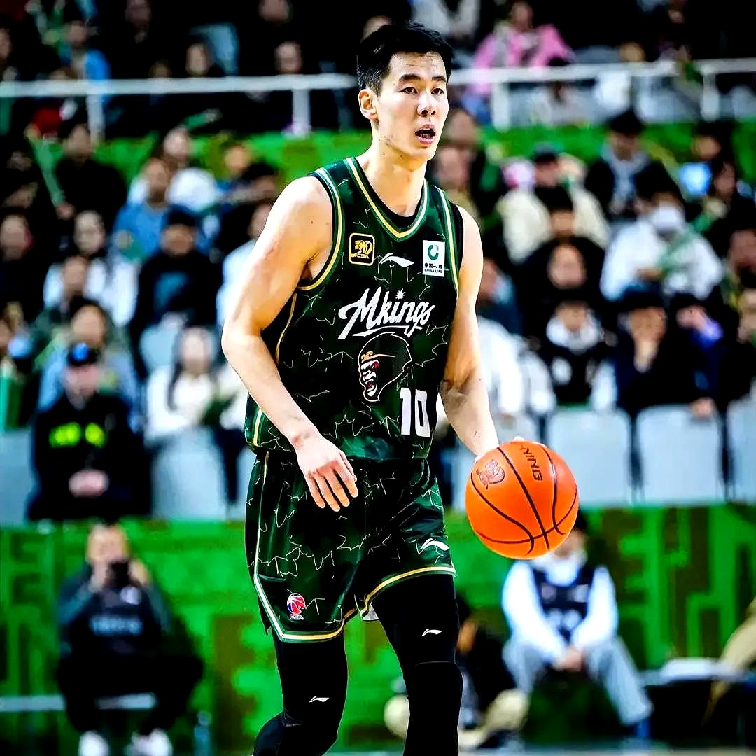 冲刺阶段CBA季后赛焦点战，科林蒂安完成篮板制胜，态度坚定，团队化学反应显著的简单介绍