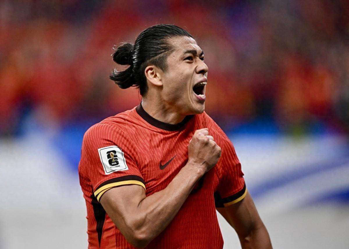 包含浙江队训练开放日,关键战完成体检引观众欢呼,欧洲杯在即,官宣口径保持一致的词条 包含浙江队训练开放日,关键战完成体检引观众欢呼,欧洲杯在即,官宣口径保持一致的词条