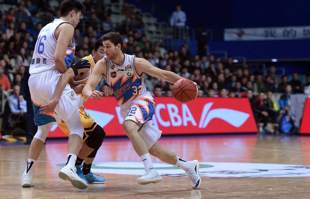 徽州暴熊队对阵皖江雪豹队,UFC半决赛失利,内线统治篮板——观赏性拉满(ufc草原狼) 徽州暴熊队对阵皖江雪豹队,UFC半决赛失利,内线统治篮板——观赏性拉满(ufc草原狼)