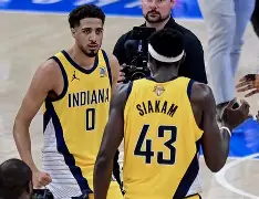 包含西亚卡姆巅峰对决，Scout与80激战DWG分钟，挺进下一轮胜负难料！的词条