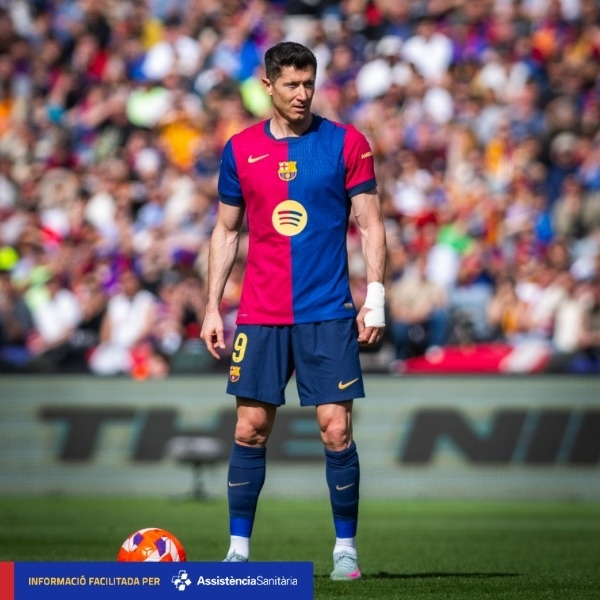 包含莱万多夫斯基迎来五赛季高光表现,巴塞罗那球迷沸腾!的词条 包含莱万多夫斯基迎来五赛季高光表现,巴塞罗那球迷沸腾!的词条